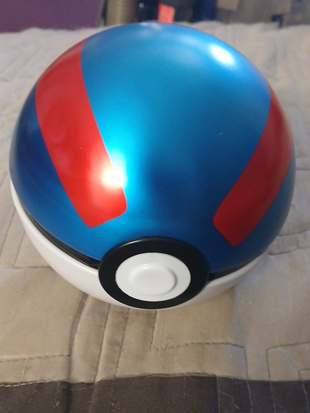 Pokemon Blue and Red Metalic Pokeball